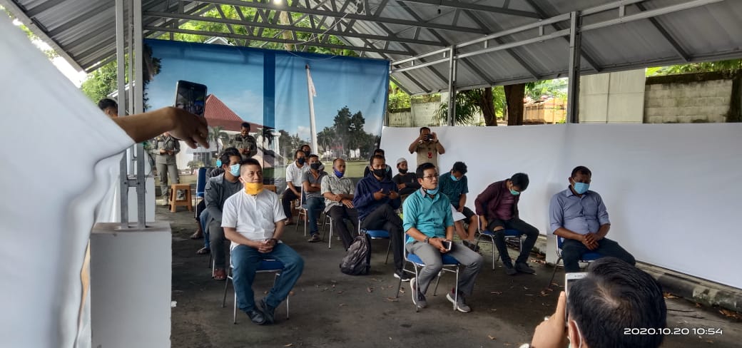 Puluhan nelayan saat audensi di Kantor DPRD Kabupaten Bangka, Selasa (19/10/2020).
