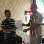 Surya Dharma saat membuat laporan di Polsek Sungailiat